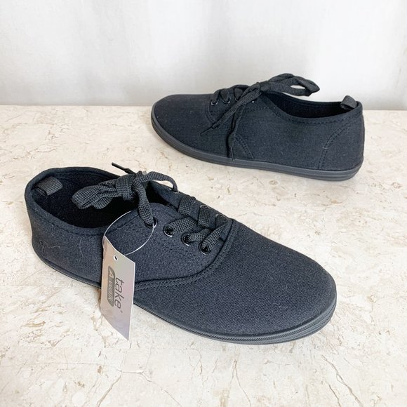 solid black tennis shoes womens